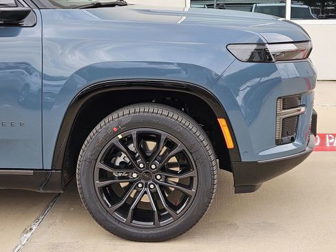 New 2026 Jeep Grand Wagoneer Summit AWD/4WD image 6