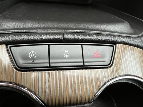 Used 2023 GMC Acadia SLE w/ Driver Convenience Package image 39