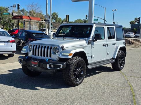 Used 2023 Jeep Wrangler Unlimited Sahara w/ Cold Weather Group image 10