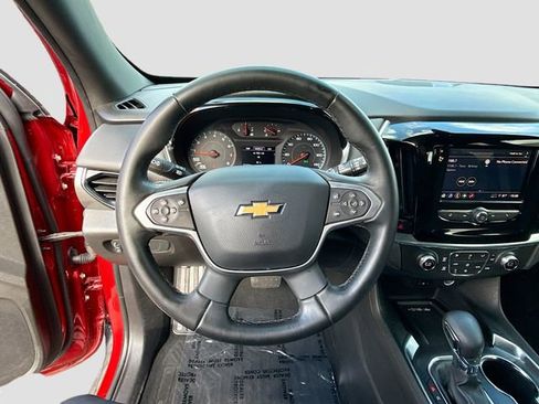 Used 2023 Chevrolet Traverse LT image 11