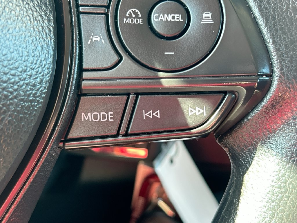 Used 2025 Toyota Corolla LE FWD image 16