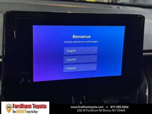 Used 2025 Toyota Corolla Cross LE image 19
