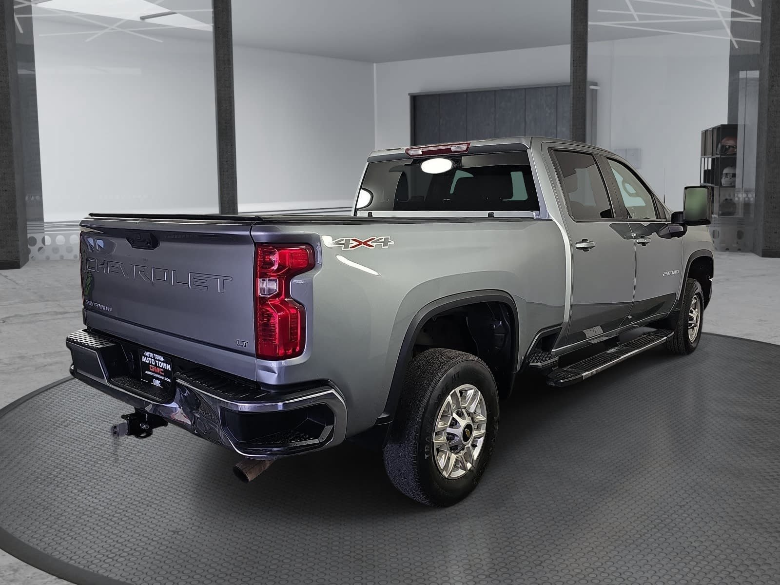 Used 2024 Chevrolet Silverado 2500 LT w/ Convenience Package AWD/4WD image 5