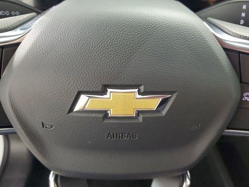 New 2026 Chevrolet Equinox EV LT image 19