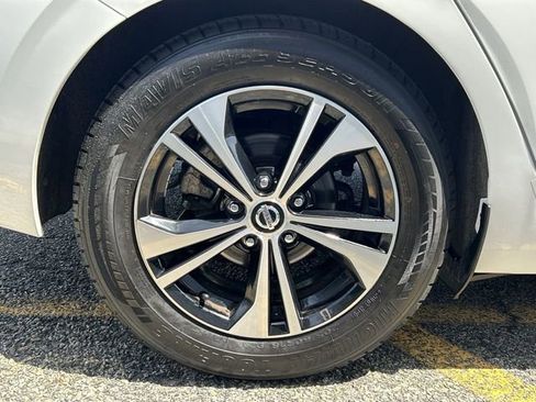 Certified 2022 Nissan Sentra SV w/ Trunk Package FWD image 12