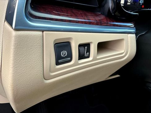 Used 2019 Cadillac XT5 Premium Luxury w/ Driver Assist Package image 32