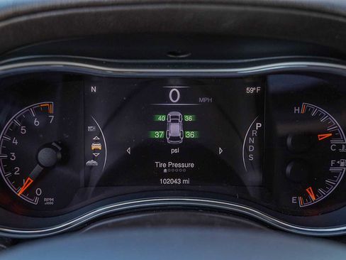 Used 2015 Jeep Grand Cherokee Overland image 16