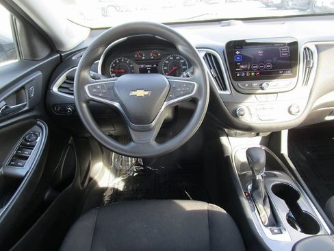 Used 2022 Chevrolet Malibu LT image 18