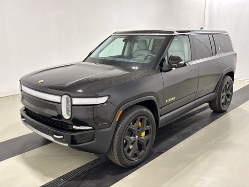Used 2024 Rivian R1S Adventure AWD/4WD image 1