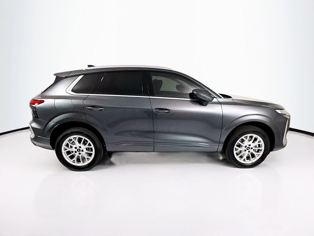 Used 2026 Audi Q3 quattro 2.0T w/ Driver Assistance Package AWD/4WD image 4