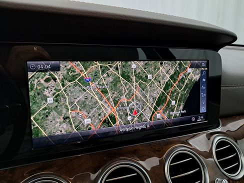 Used 2018 Mercedes-Benz E 300 4MATIC image 17