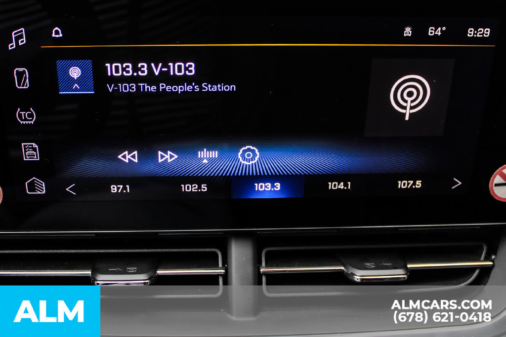Used 2025 Chevrolet Trax LT FWD image 33