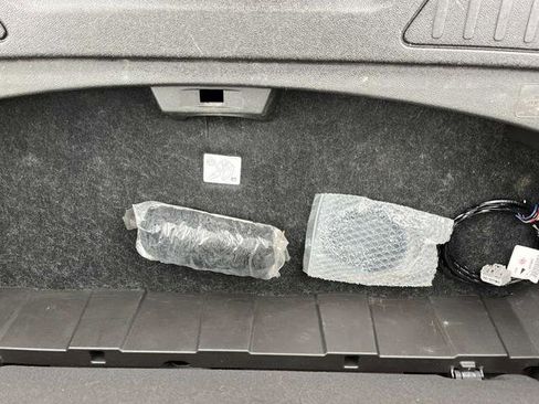 Used 2014 GMC Acadia SLT image 14