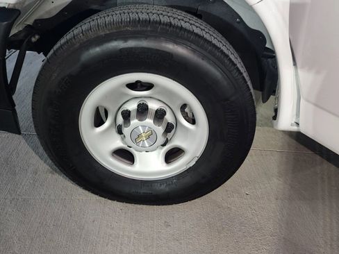 Used 2024 Chevrolet Express 2500 w/ Driver Convenience Package RWD image 31