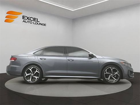 Used 2021 Volkswagen Passat 2.0T R-Line image 38