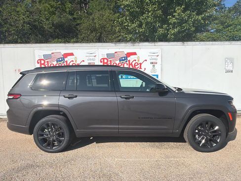 New 2026 Jeep Grand Cherokee L Limited AWD/4WD image 2