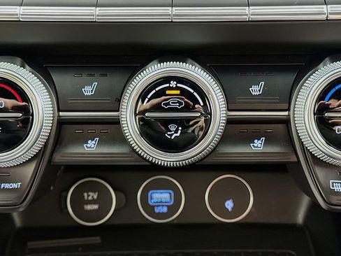 Certified 2023 Genesis G70 2.0T w/ Sport Prestige Package AWD/4WD image 19