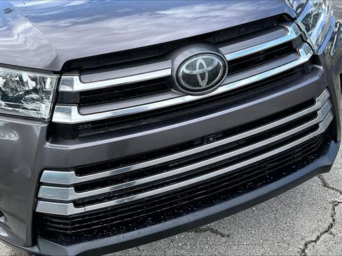Used 2019 Toyota Highlander Limited Platinum image 29