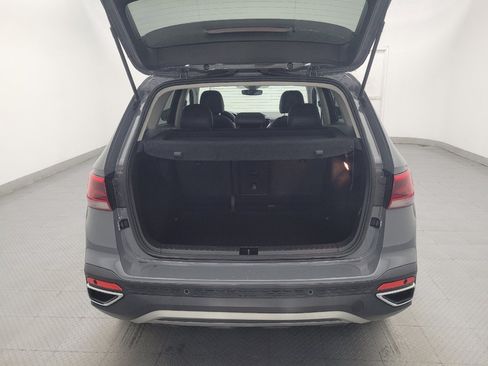 Used 2022 Volkswagen Taos SEL w/ Panoramic Sunroof Package FWD image 29
