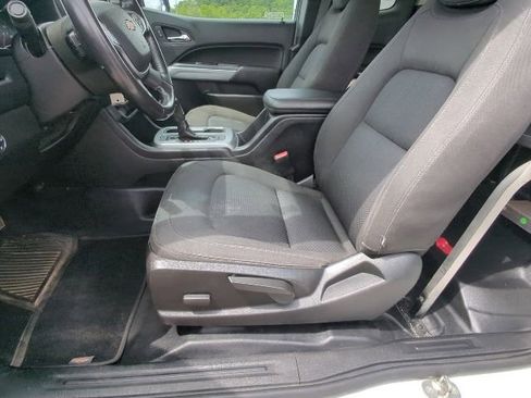 Used 2020 Chevrolet Colorado LT w/ Safety Package RWD image 11