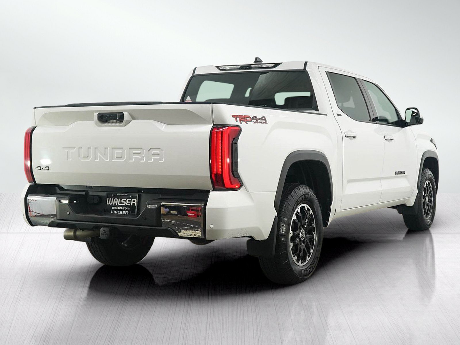 Used 2022 Toyota Tundra SR5 AWD/4WD image 5