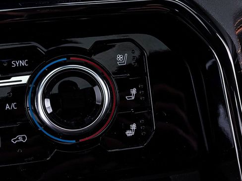 Used 2023 GMC Sierra 1500 AT4 w/ Technology Package image 26