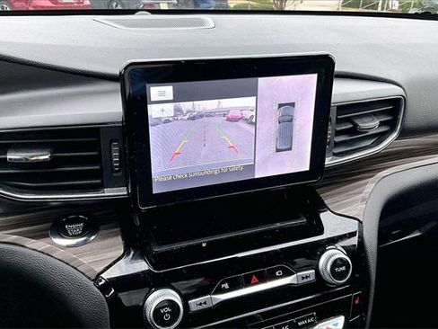 Used 2022 Ford Explorer Limited image 13