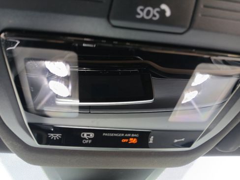 New 2026 Volkswagen Atlas Cross Sport SE FWD image 17