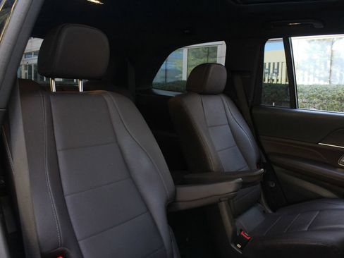 Used 2022 Mercedes-Benz GLS 450 4MATIC image 25