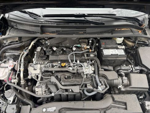 Used 2025 Toyota Corolla LE image 30