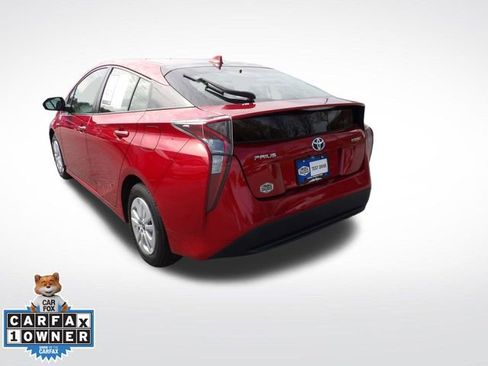 Used 2016 Toyota Prius Two image 10