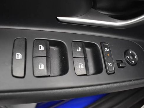 Used 2025 Hyundai Elantra Limited image 21