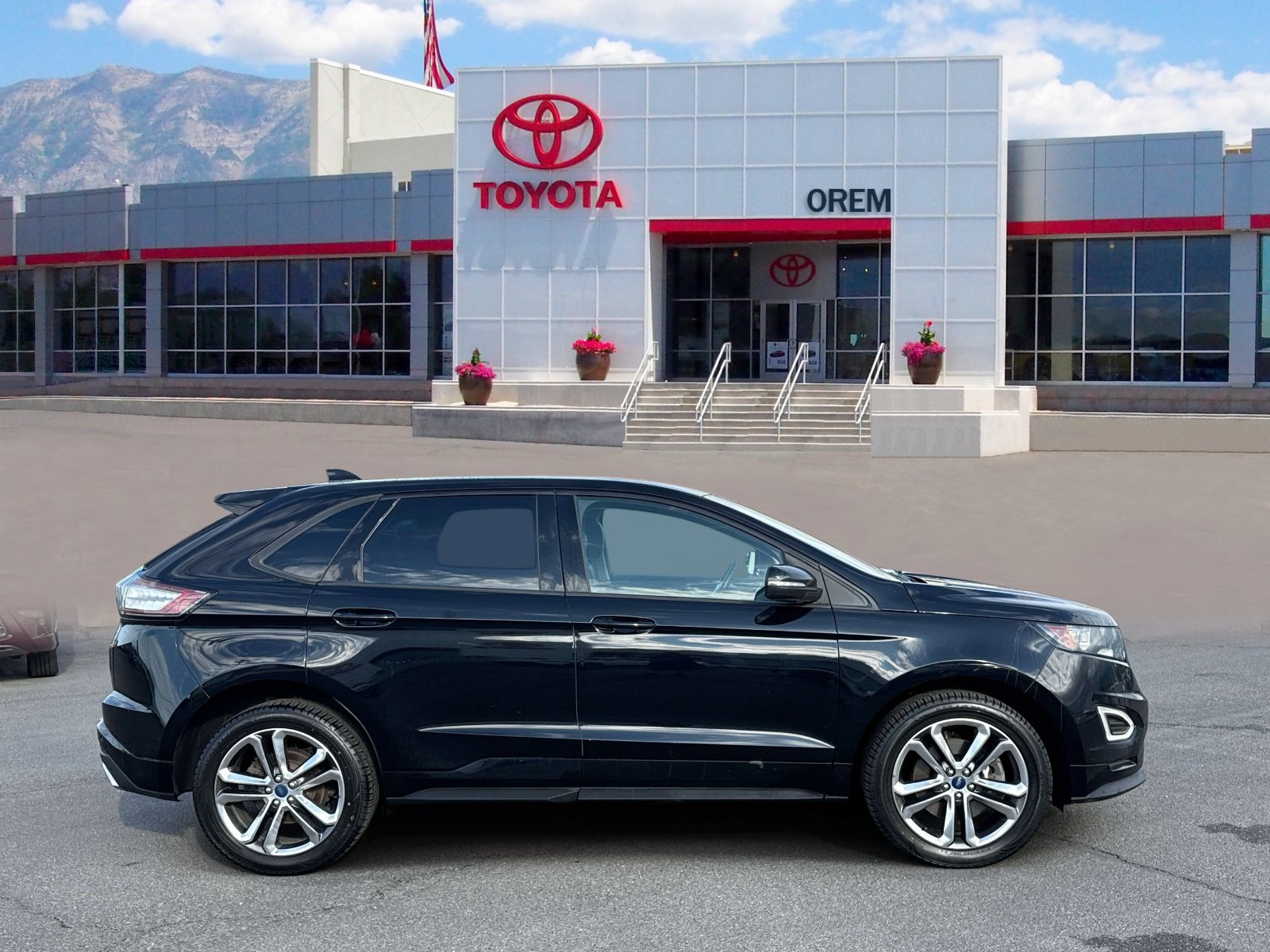 Used 2018 Ford Edge Sport w/ Technology Package AWD/4WD image 3
