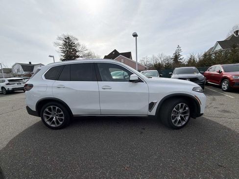 Used 2024 BMW X5 xDrive40i w/ Parking Assistance Package image 7