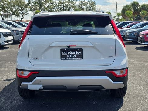 New 2025 Kia Niro EX w/ EX Cold Weather Package image 7