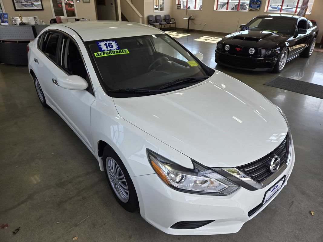 Used 2016 Nissan Altima 2.5 S w/ Power Driver Seat Package FWD image 9