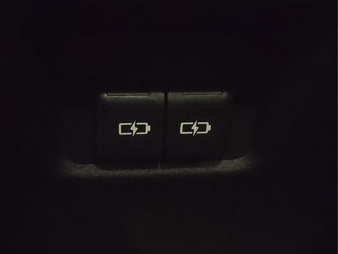 Used 2023 Toyota RAV4 XLE Premium FWD image 16