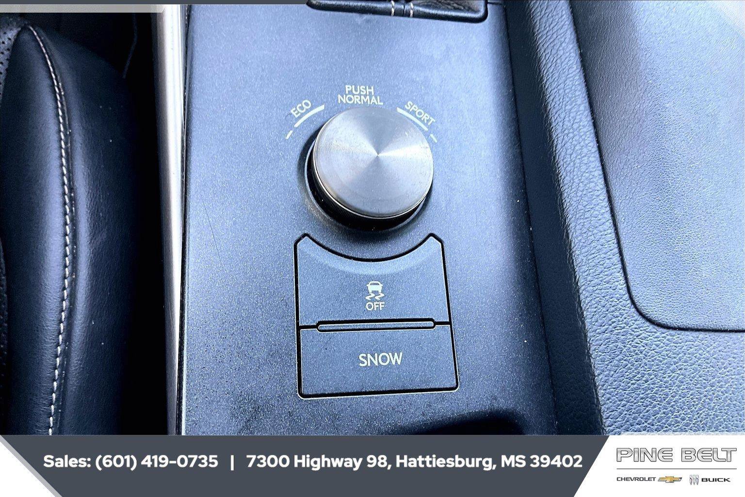 Used 2016 Lexus IS 200t RWD image 22