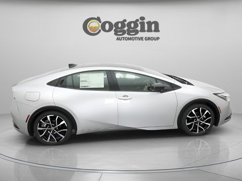New 2025 Toyota Prius Plug-In Hybrid image 21