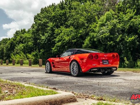 Used 2011 Chevrolet Corvette ZR1 w/ Preferred Equipment Group RWD image 19