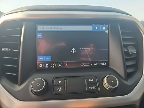 Used 2023 GMC Acadia SLT image 14