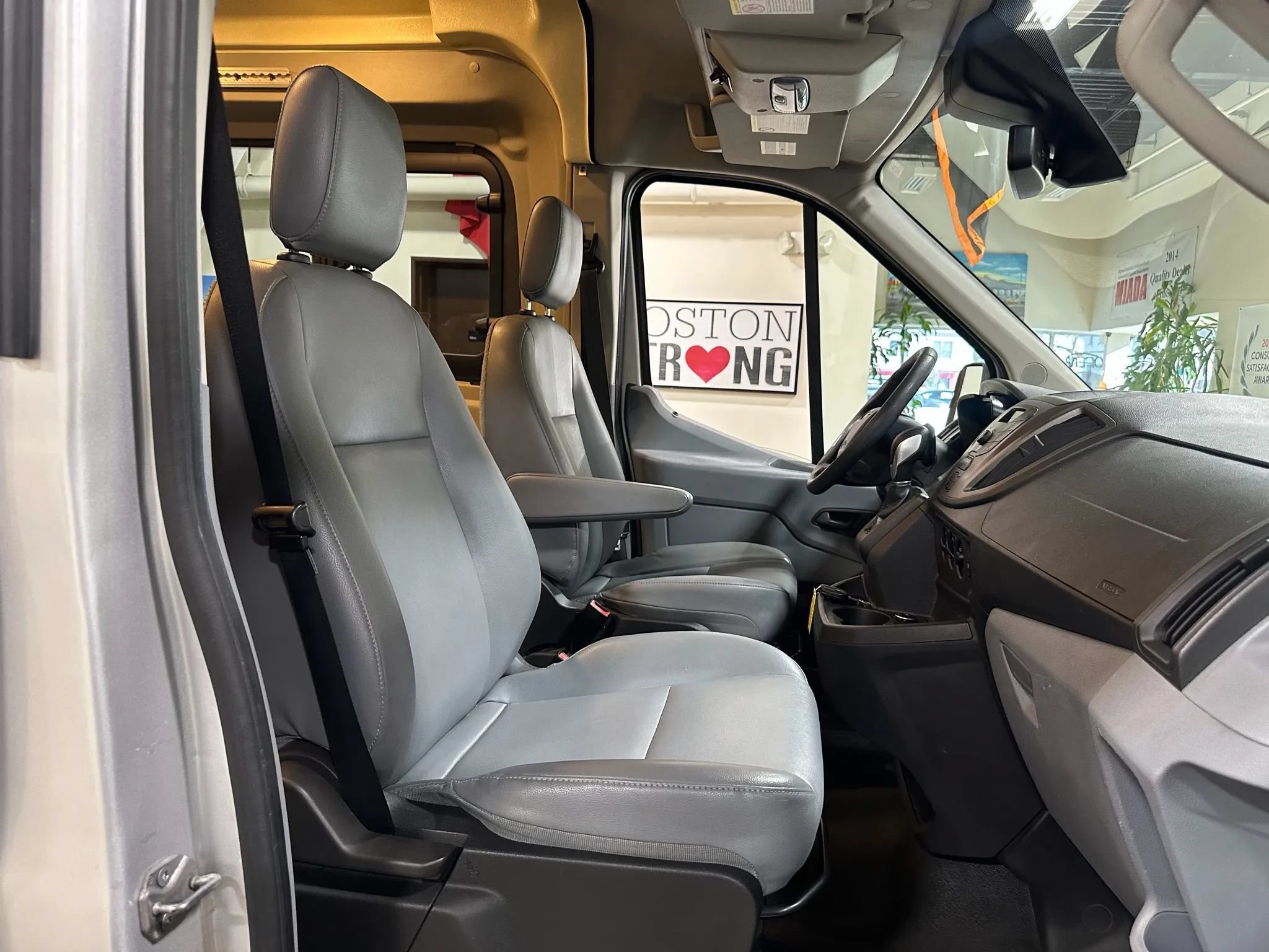 Used 2015 Ford Transit 250 148 Medium Roof RWD image 37