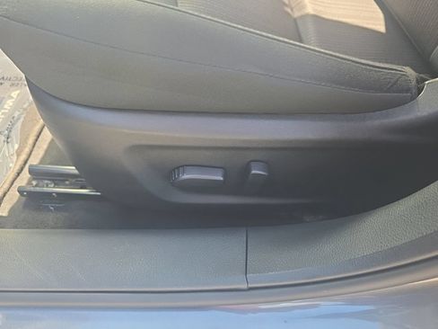 Used 2025 Nissan Altima 2.5 SV FWD image 15