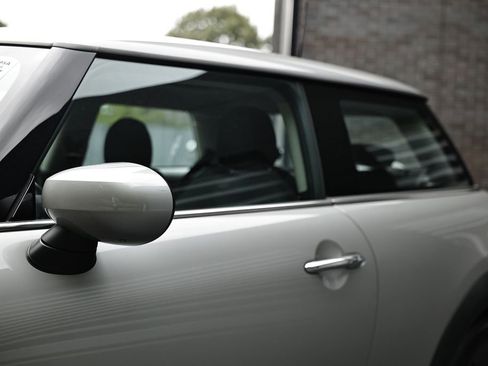 Used 2024 MINI Cooper 2-Door Hardtop FWD image 10
