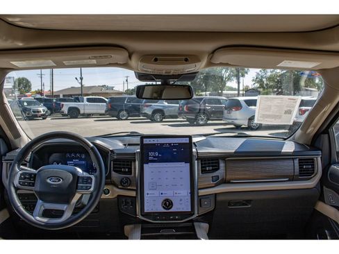 Used 2024 Ford Expedition Limited AWD/4WD image 23