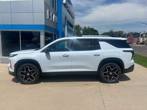 New 2026 Chevrolet Traverse High Country w/ LPO, Floor Liner Package AWD/4WD image 1