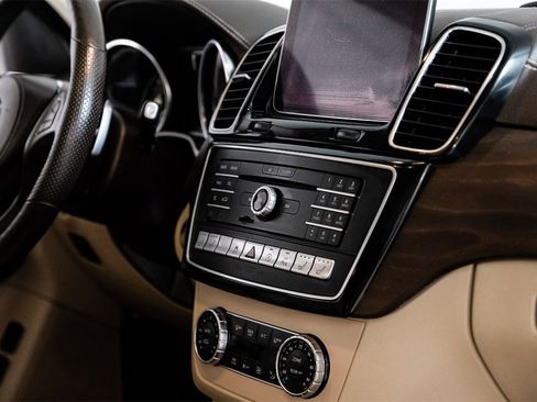 Used 2019 Mercedes-Benz GLS 450 4MATIC w/ Premium 1 Package image 24