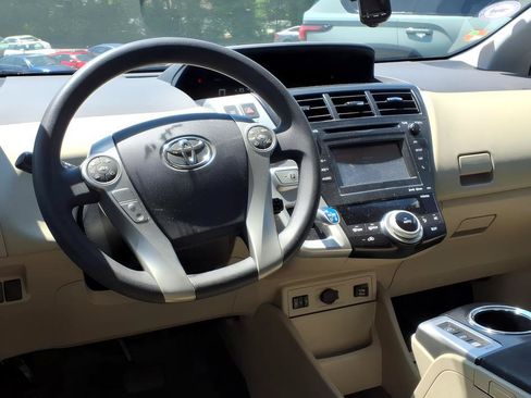 Used 2012 Toyota Prius V Five FWD image 11