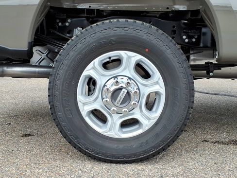 New 2026 Ford F350 XLT w/ FX4 Off-Road Package AWD/4WD image 11