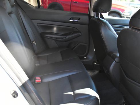 Used 2022 Nissan Altima 2.5 SR w/ Midnight Edition Package FWD image 39
